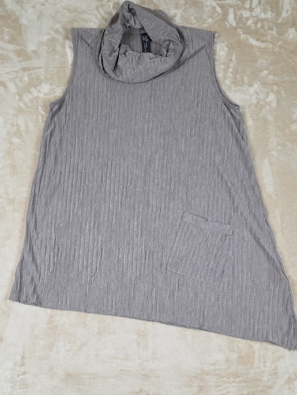 Focus Casual Life Sleeveless Cowl Neck Tunic
